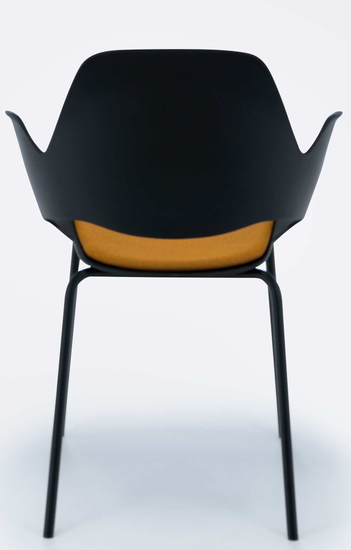 Falk Chaise avec accoudoirs Pieds en métal laqué époxy noir Houe