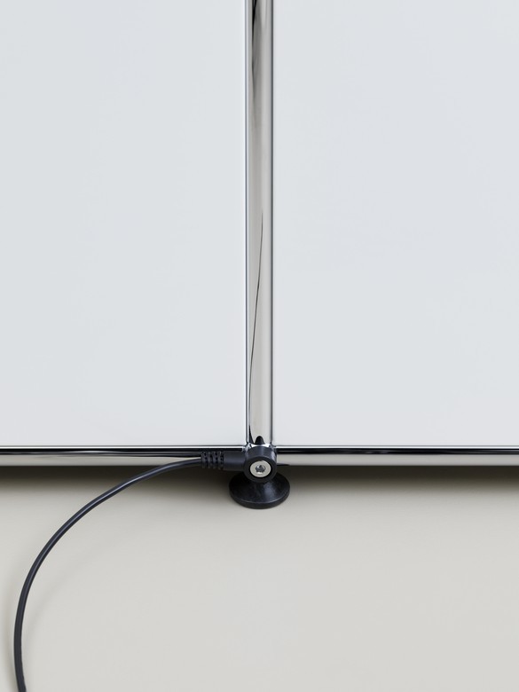 E table de chevet avec lumière dimmable USM Haller