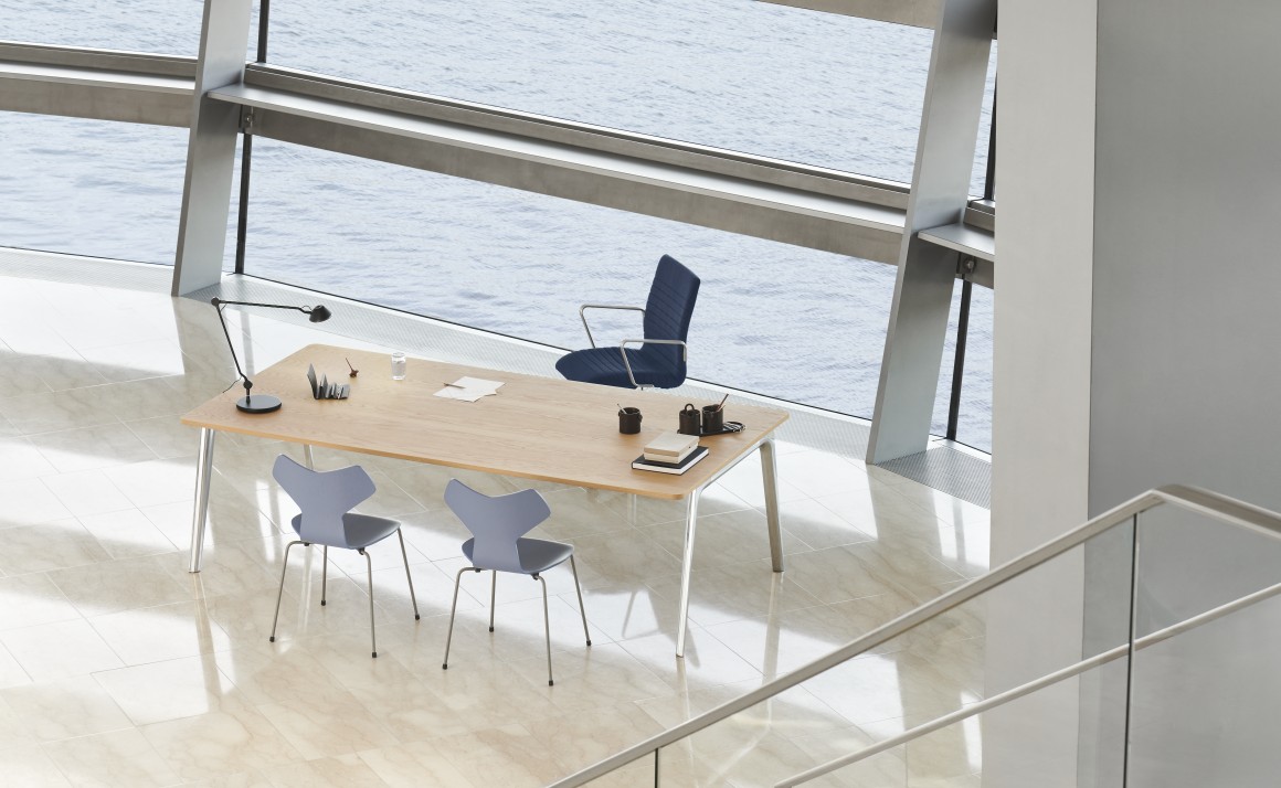Table Pluralis Fritz Hansen