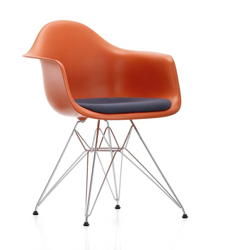 Eames Plastic Arm Chair DAR chaise avec coussin d'assise Vitra