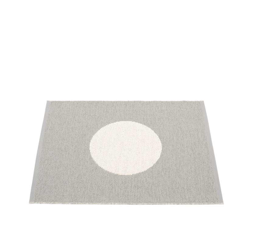 Vera Small One Tapis en plastique 70x90 cm Pappelina gris chaud