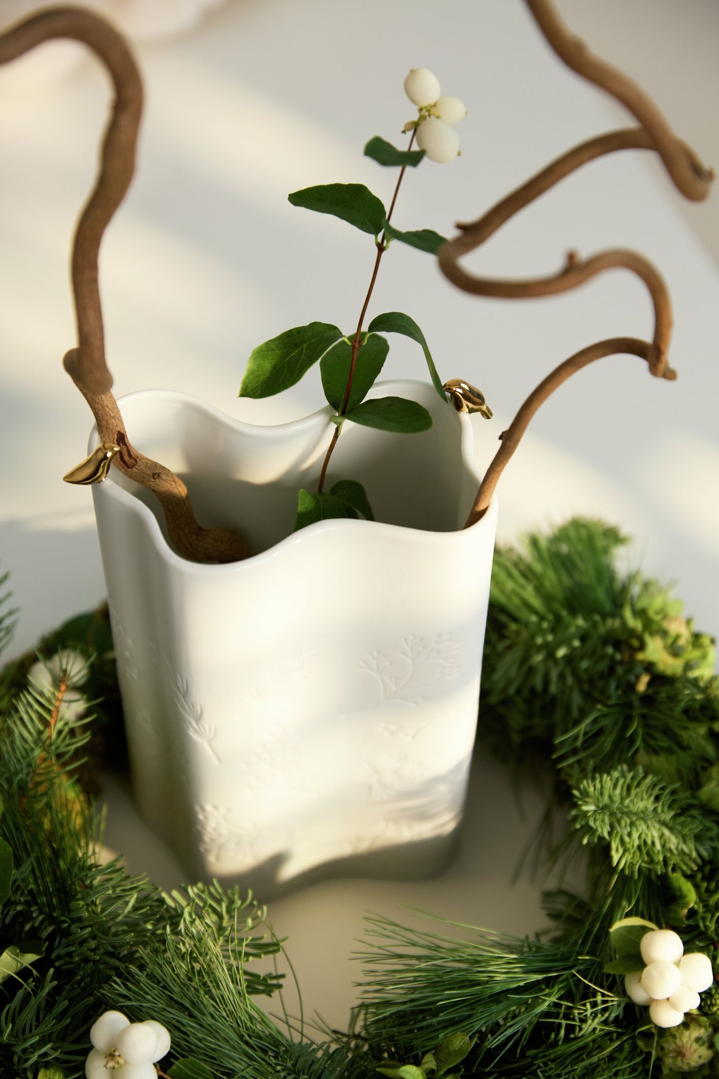 Vase magique d'hiver Roues d'oiseaux dorées