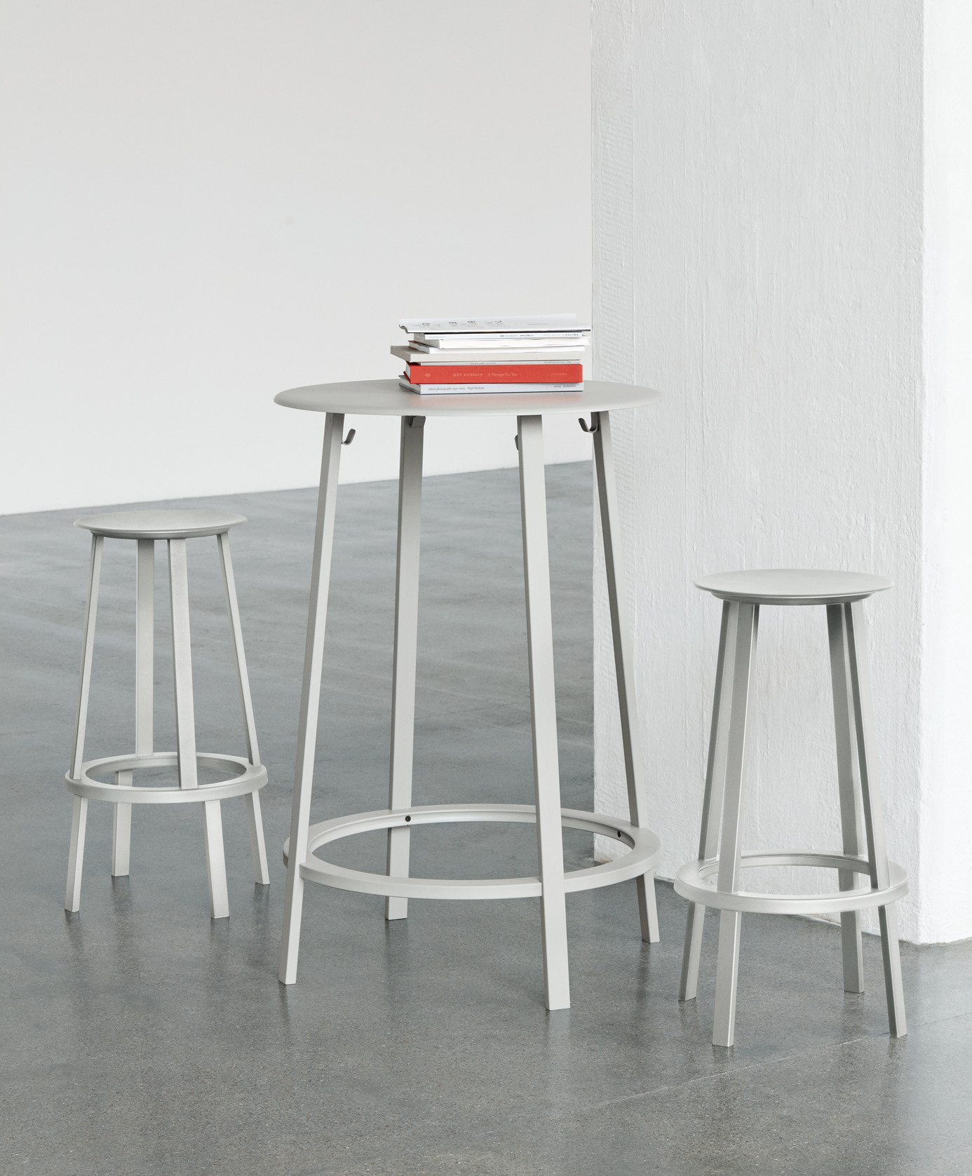Revolver Table Hay