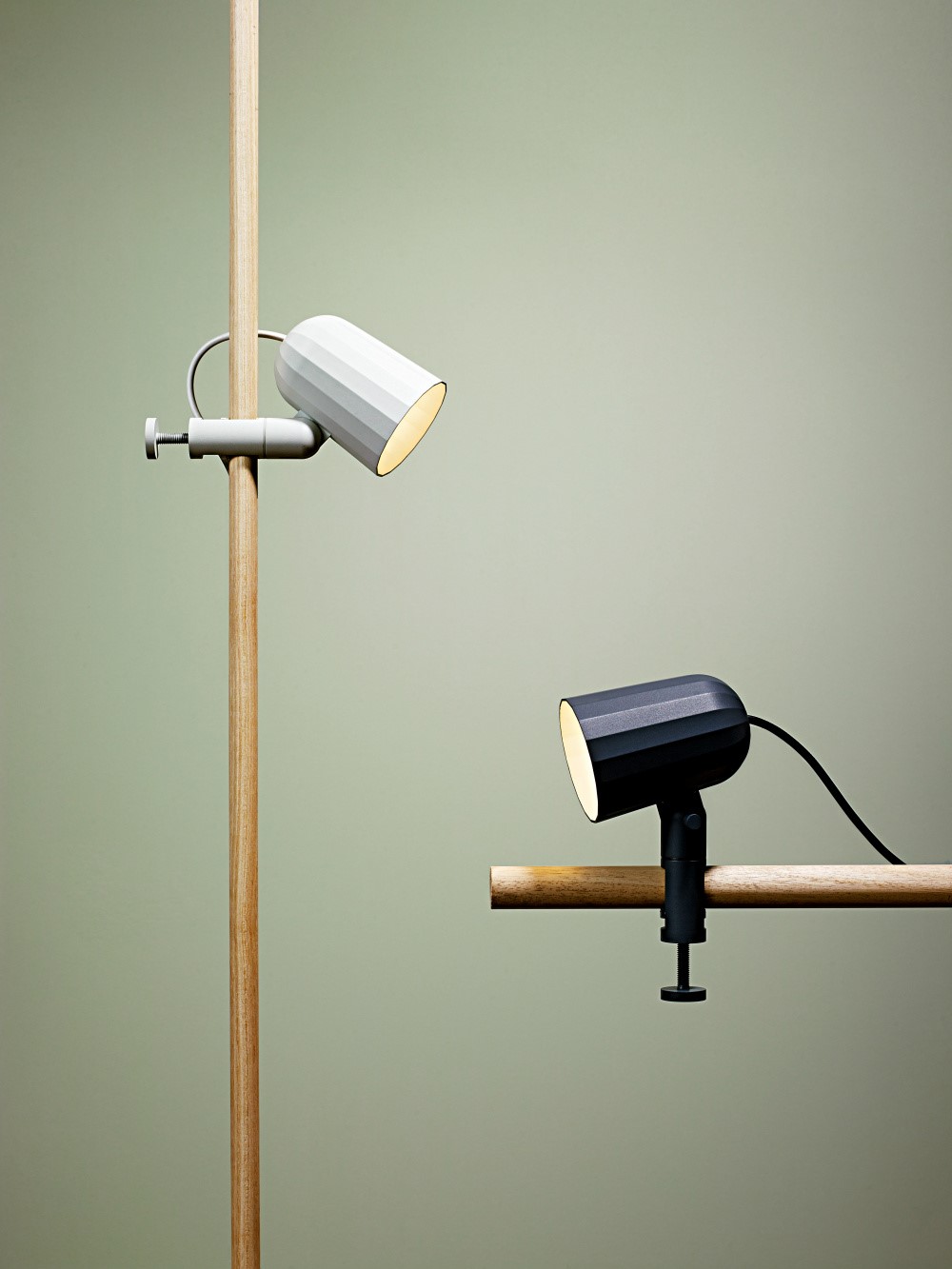Noc Light lampe à pied de serrage Hay
