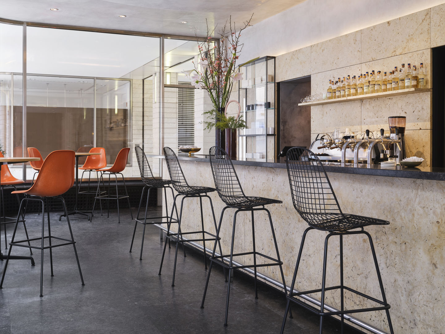 Eames Fiberglass Bar Stool High Tabouret de bar Vitra  