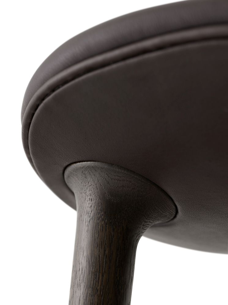 Lodge Tabouret de bar chêne foncé / cuir brun foncé Vipp