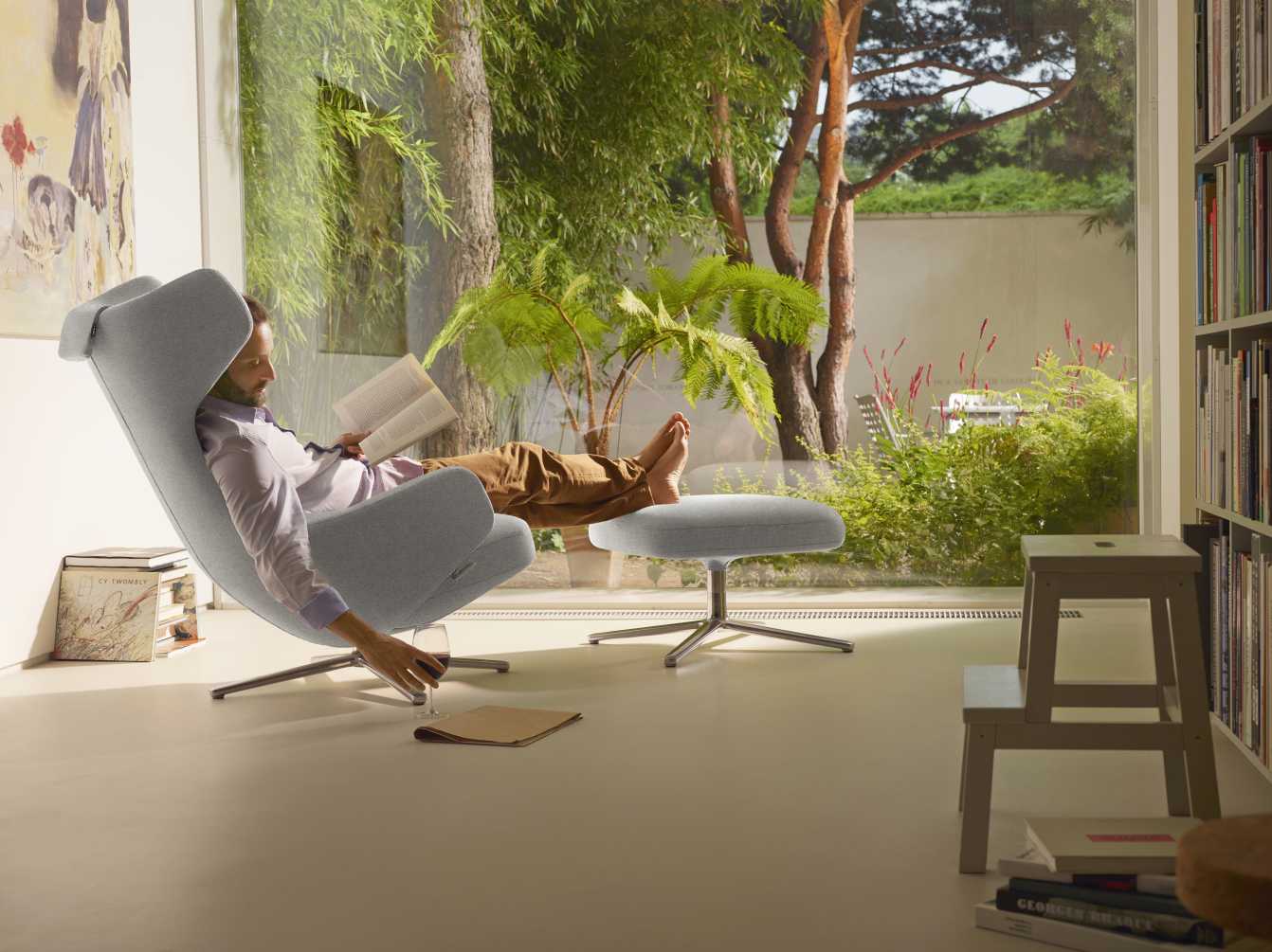 Grand Repos Fauteuil + Ottoman Vitra Poli Nubia Ivoire / Perle