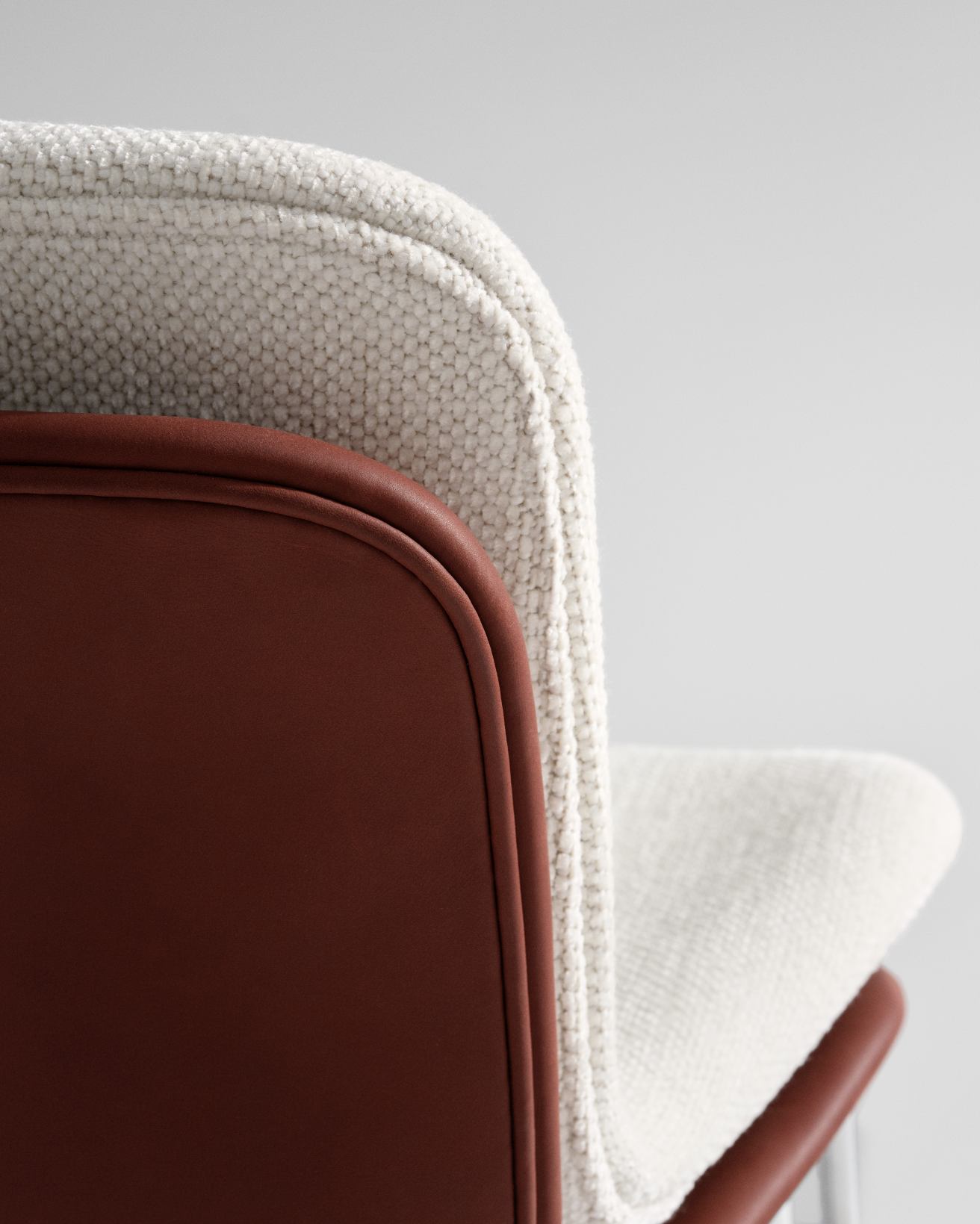 Langue Stack Chair Chaise entièrement rembourrée NORR11 