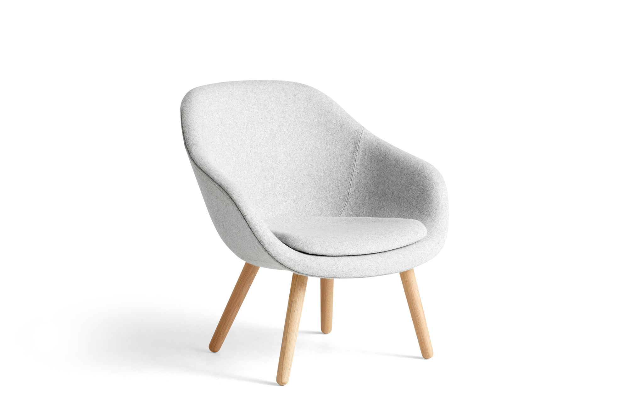 About a Lounge AAL 82 / AAL82 Fauteuil Hay