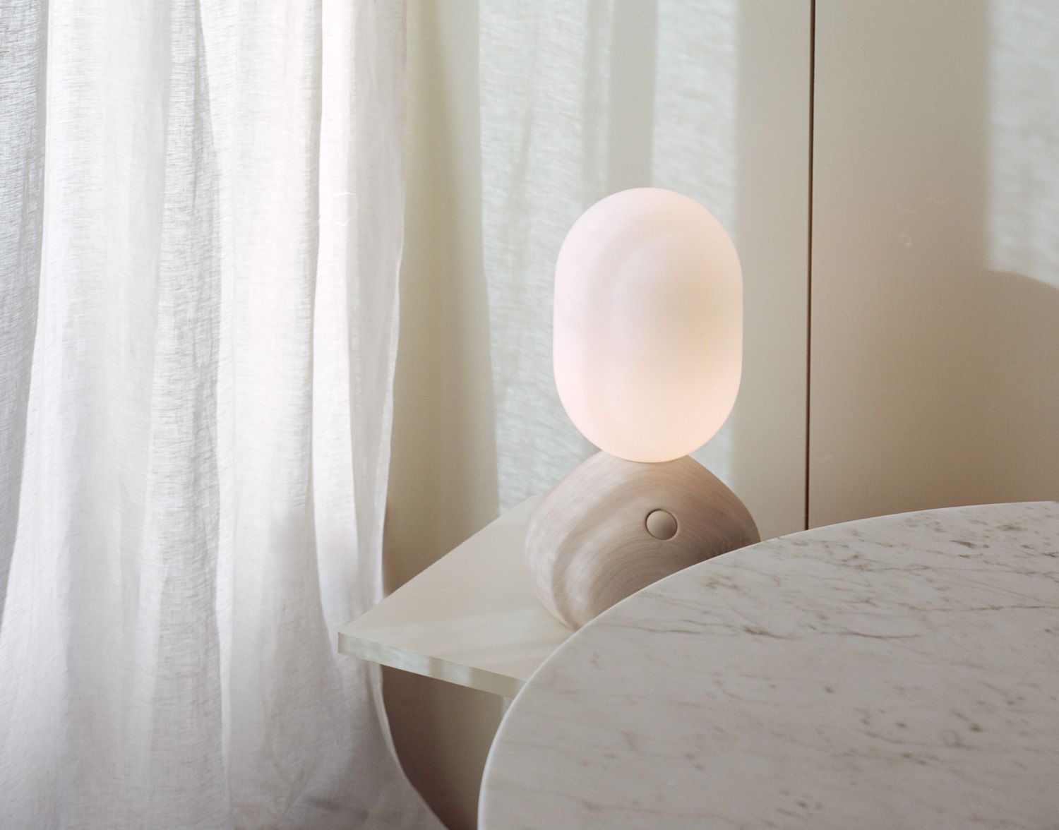 Sun Home Sculpture lumineuse / Lampe de table grise
