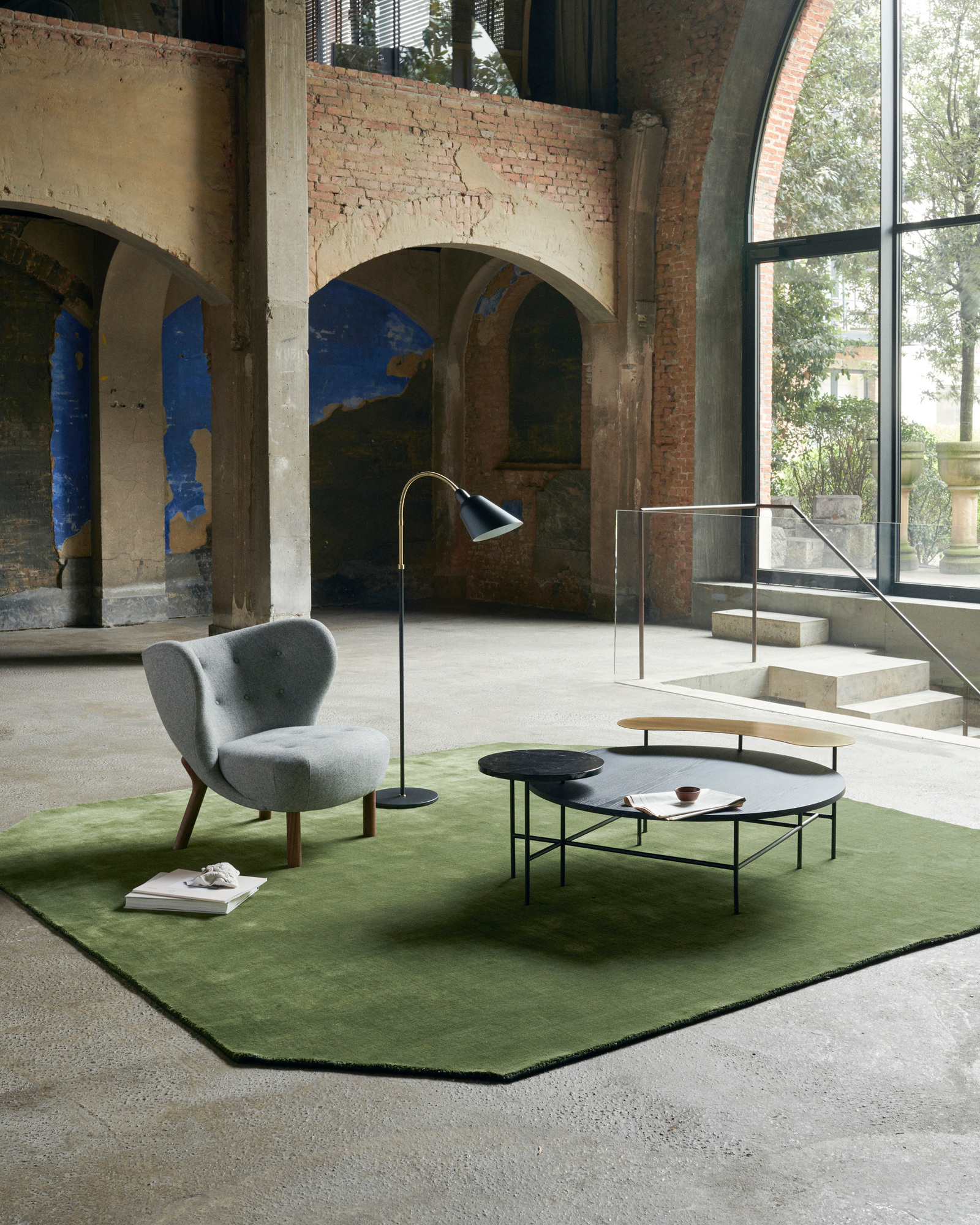 Bellevue AJ7 Stehleuchte Lampadaire Noir AndTradition