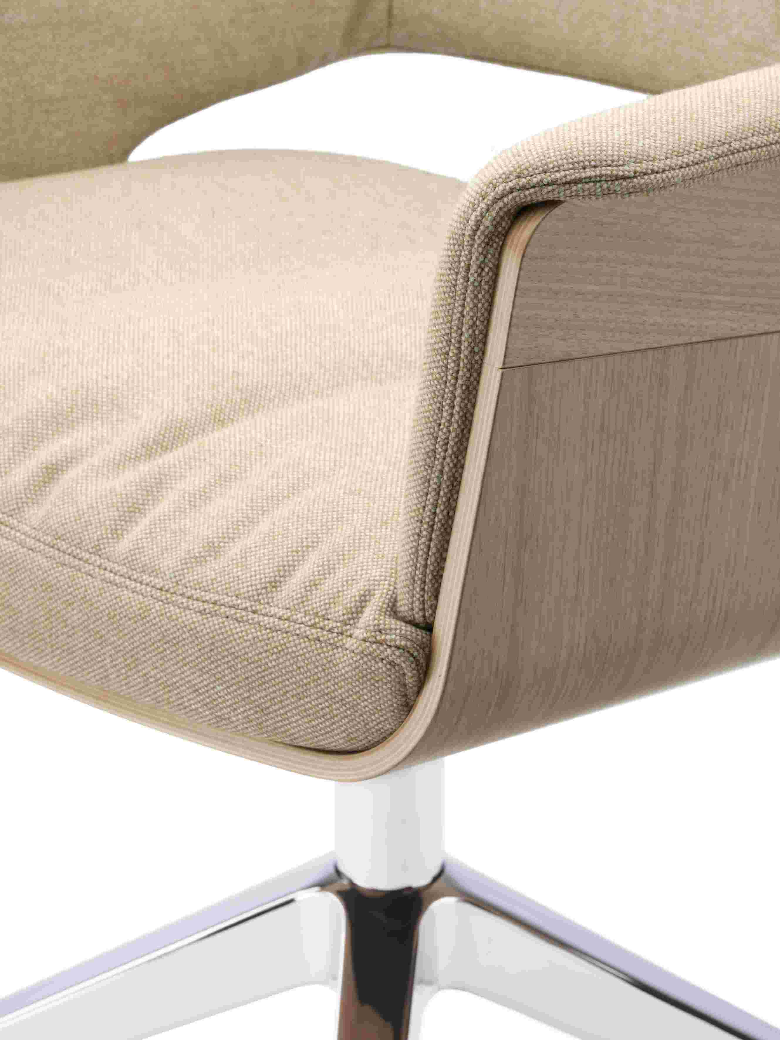 S 847 PVD Fauteuil pivotant Thonet