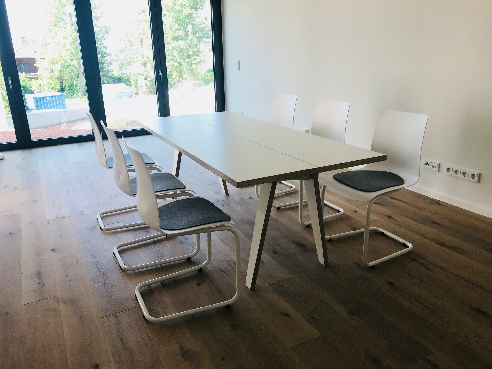 Steck table Tojo
