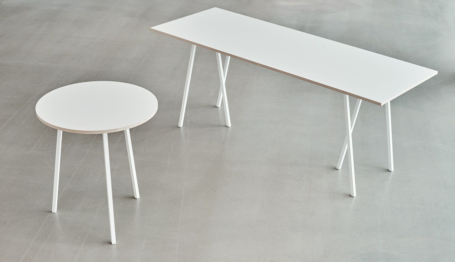 Loop Stand High Table Inclusive Support Table / Table de salle à manger 160 Hay
