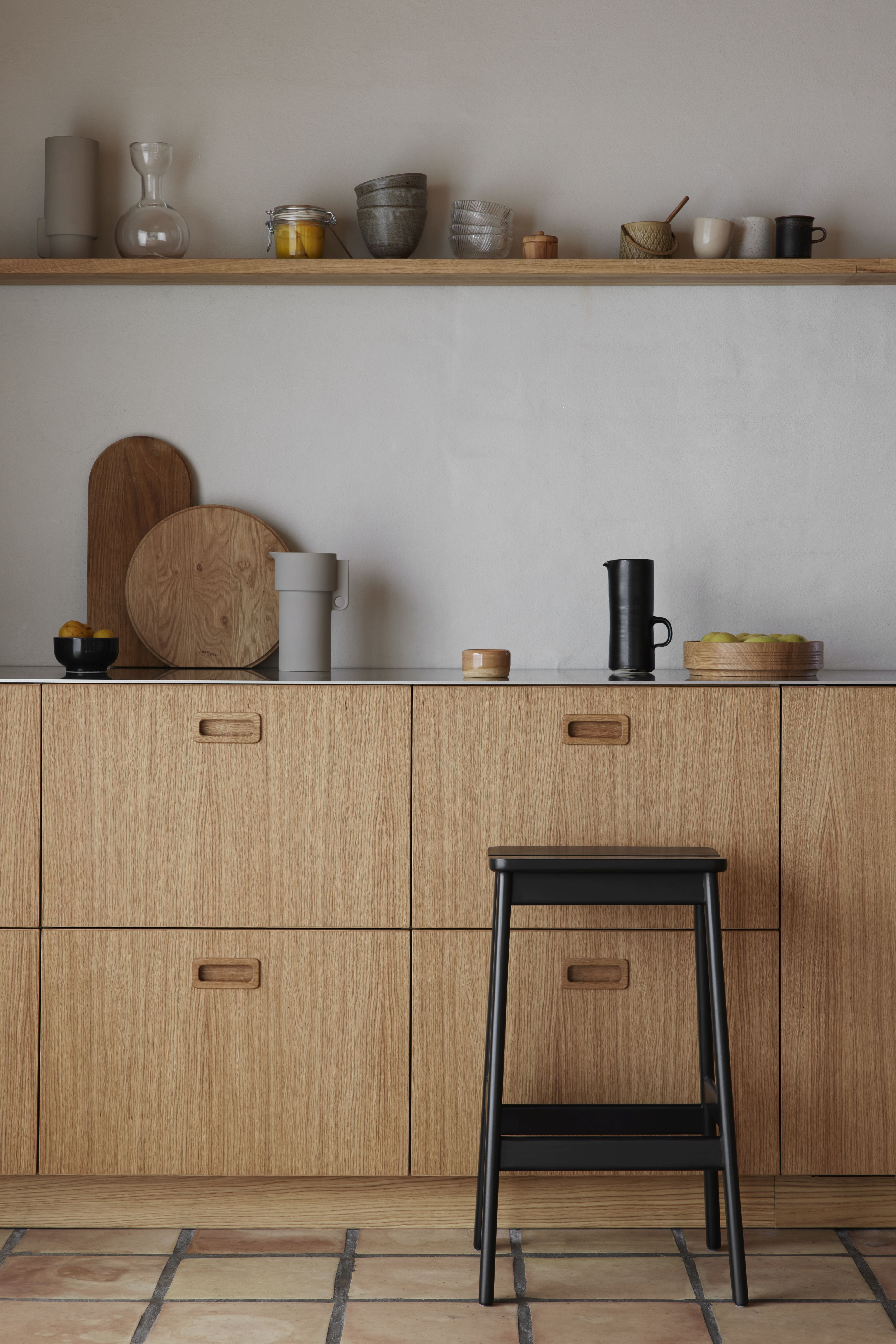 Angle Standard Tabouret de bar Form & Refine