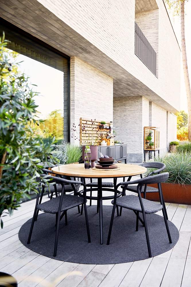 Joy Outdoor Table à manger ronde Teck Cane-Line