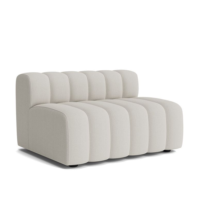 Studio Outdoor Modulsofa von Norr11 in hellem Beige. Gartenmöbel, Lounge Sofa für Terrasse.