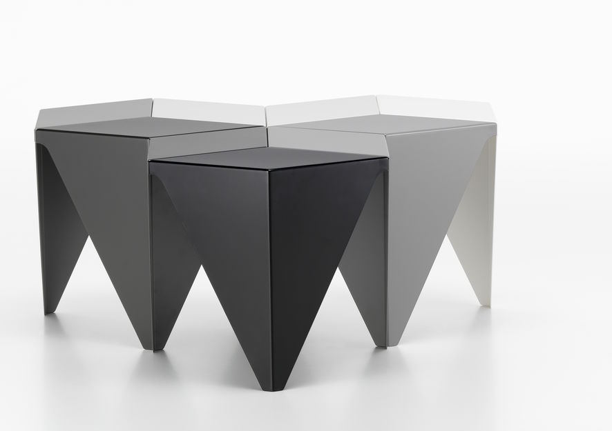 Table d'appoint Prismatic Table, design géométrique, Vitra