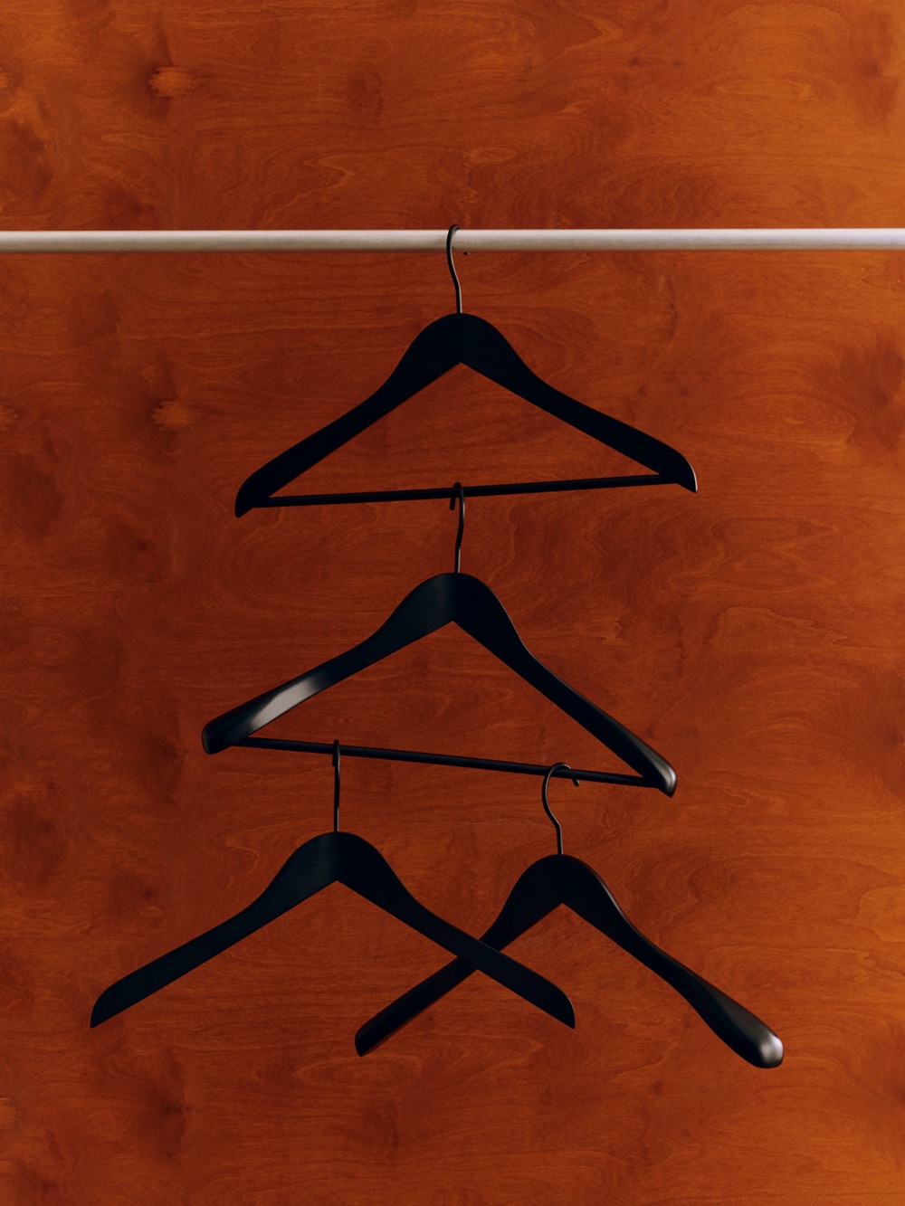 Cintre lisse avec barre large, lot de 4, Hay