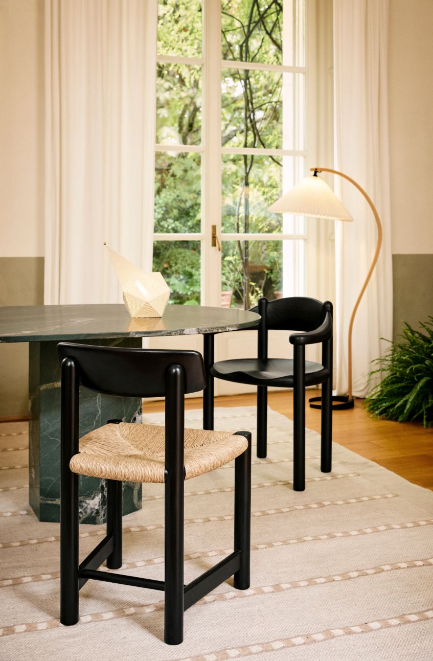 Daumiller Chaise pin noir Gubi