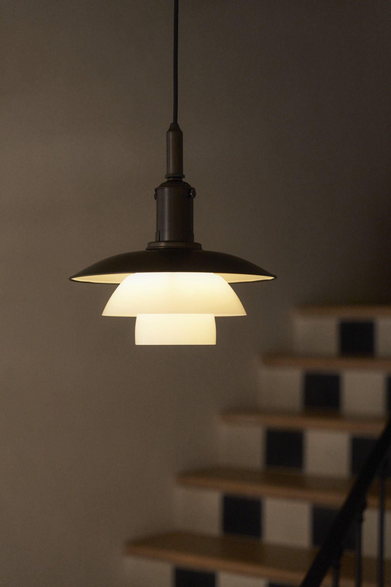 PH 3/3 Aged Brass Opal Lampe à suspendre Louis Poulsen