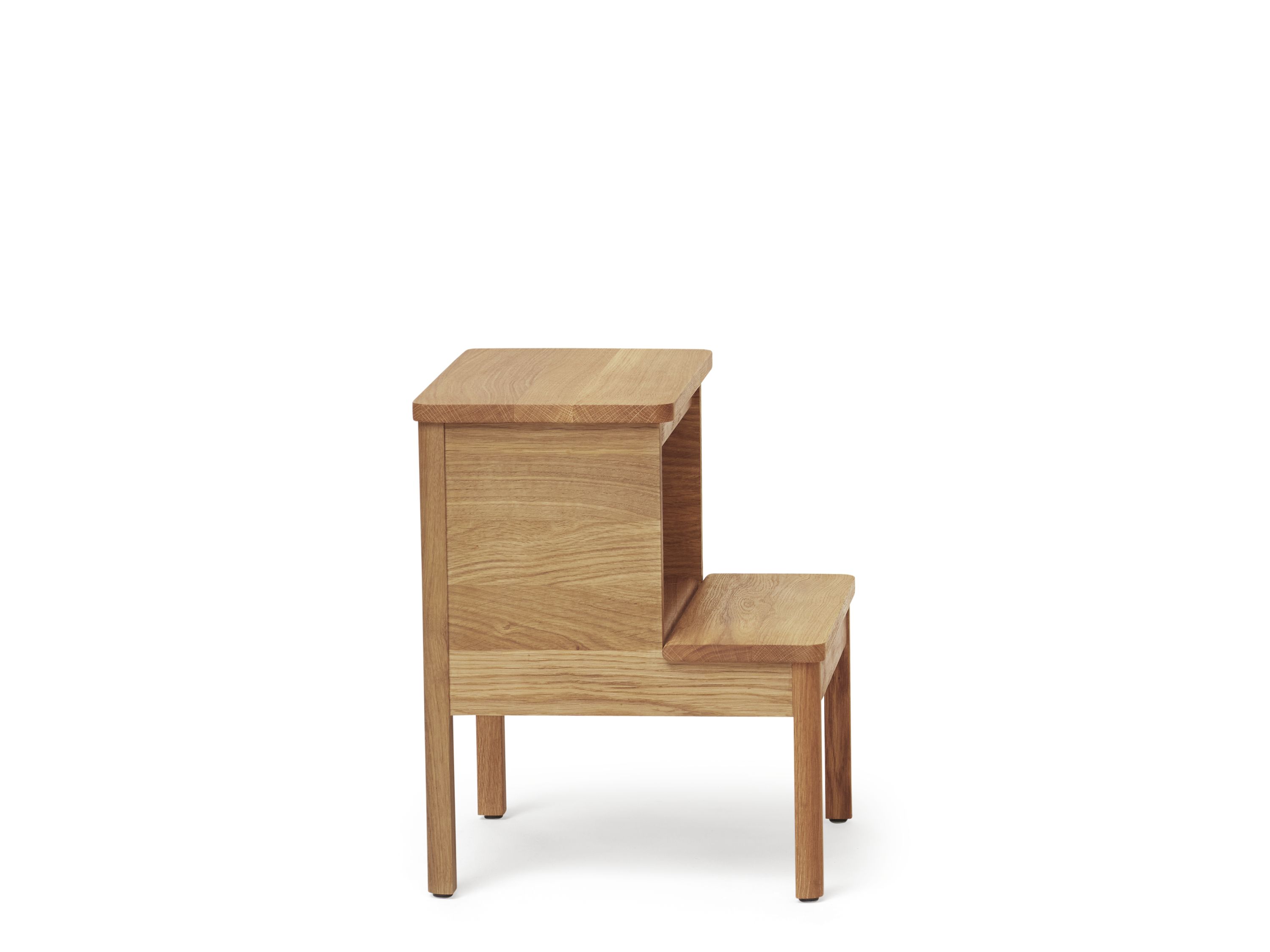 A Line Tabouret marchepied Form & Refine