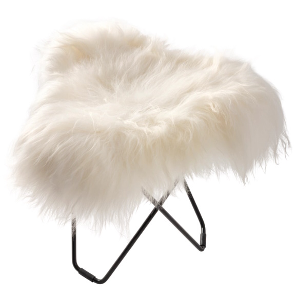 Iceland Flying Goose Tabouret en peau de mouton Cuero  
