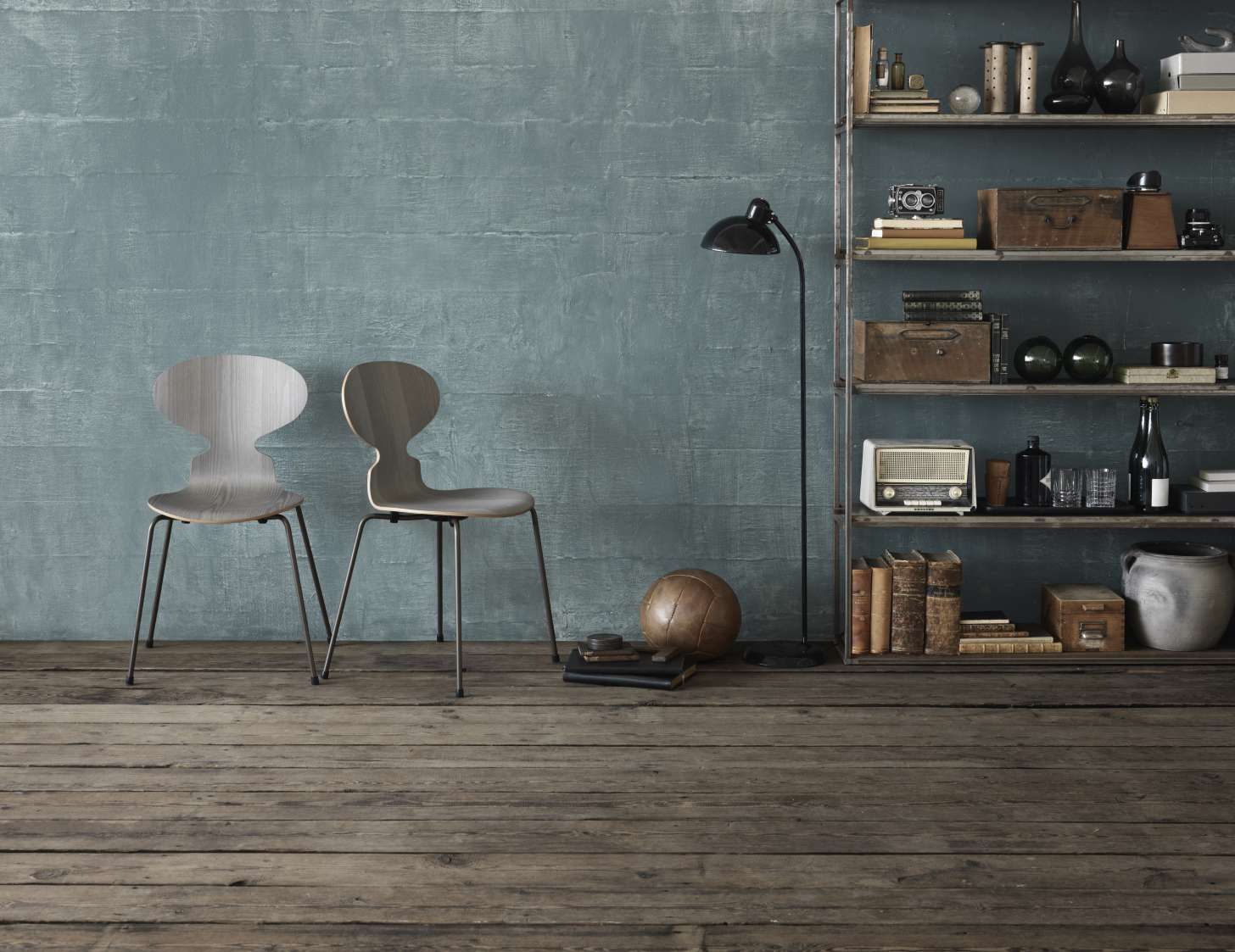 La chaise La Fourmi  3101 Cadre à 4 pieds Fritz Hansen 