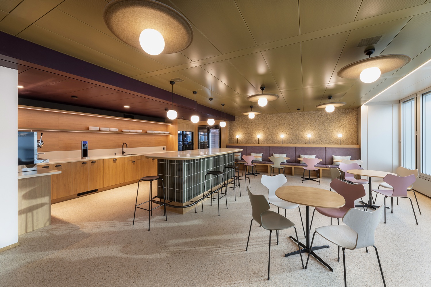 High Dot Counter stool Tabouret Fritz Hansen