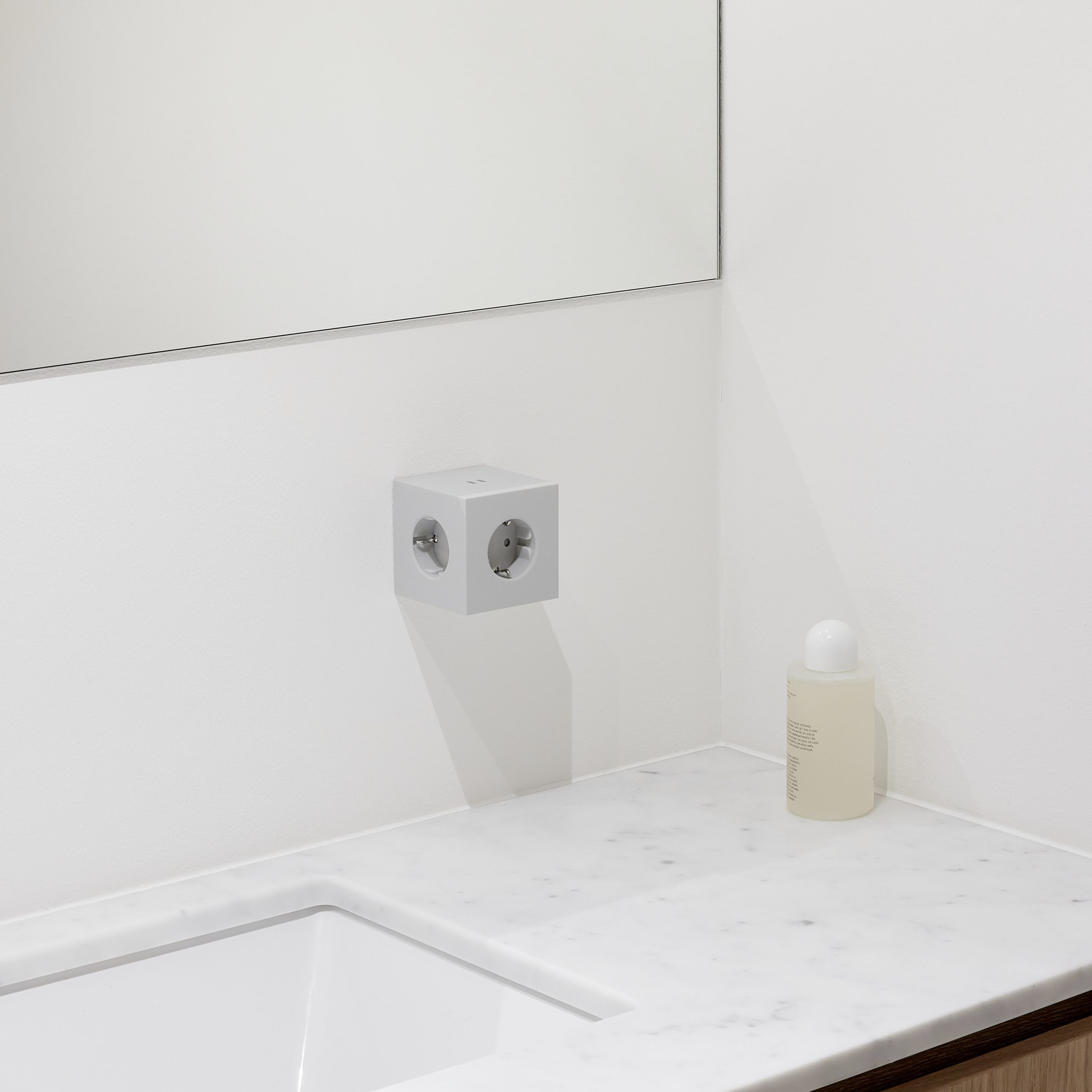 Square 2 - Avolt Cube de prises avec USB-C Gotland grey dfp Design 