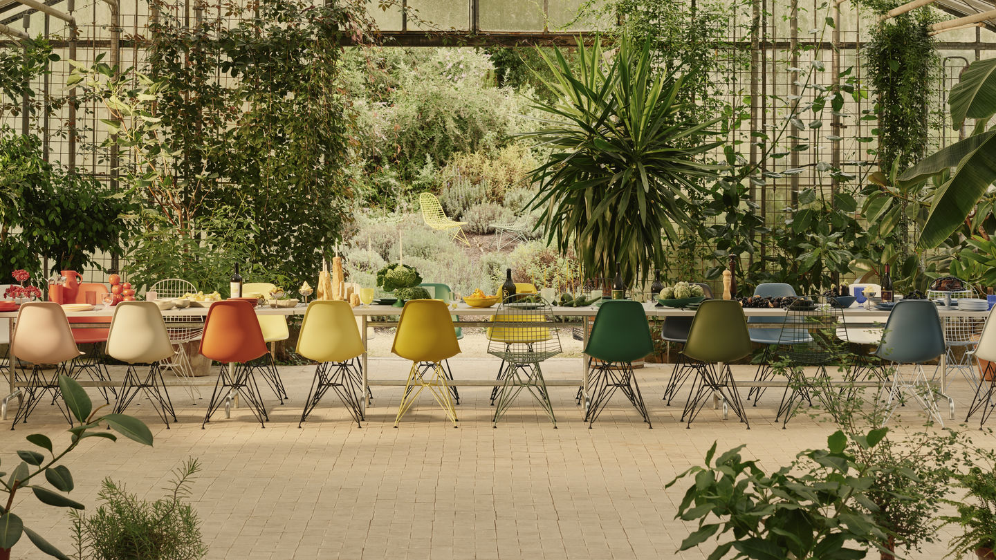 Eames Plastic Side Chair DSR chaise Vitra