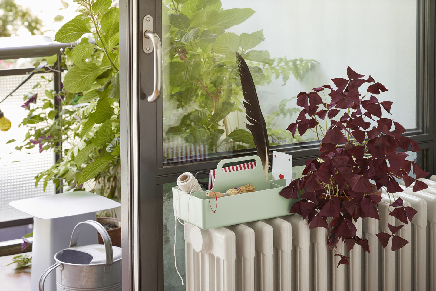 Metal Side Table Table d'appoint Grand Vitra
