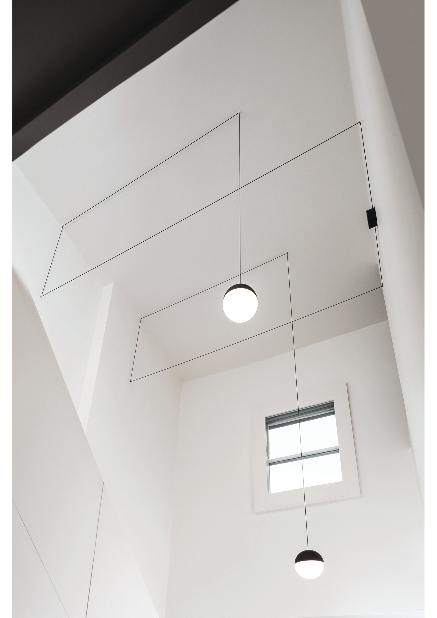 String Light Mur ou au plafond rose Flos