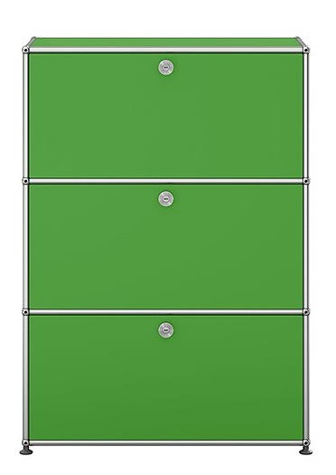 USM Haller Highboard in Grün mit drei Klappen und verchromtem Gestell für stilvolle Aufbewahrung.