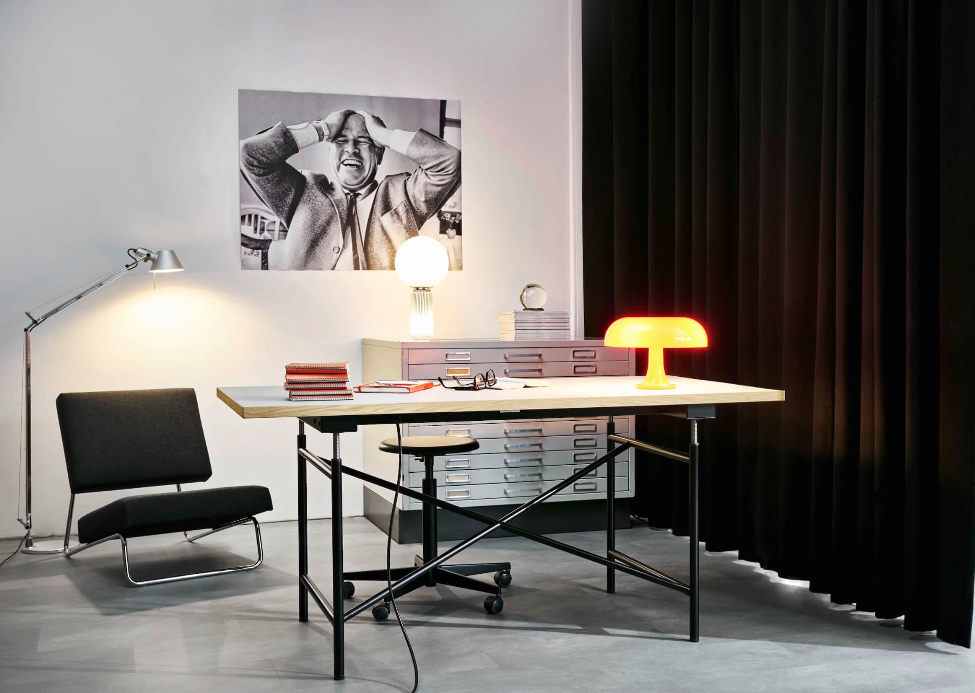 Eiermann E Table Réglage électrique de la hauteur Richard Lampert 