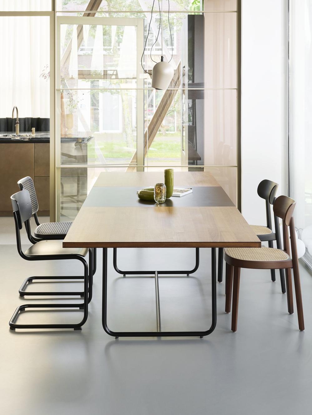 S 32 V Tube en acier Classique à bras oscillant libre CHROME / NOIR Thonet COMBINAISON PRÉFÉRÉE