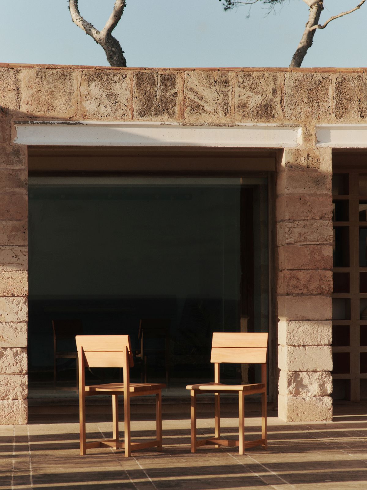 Visit Chaise de salle à manger Ferm Living