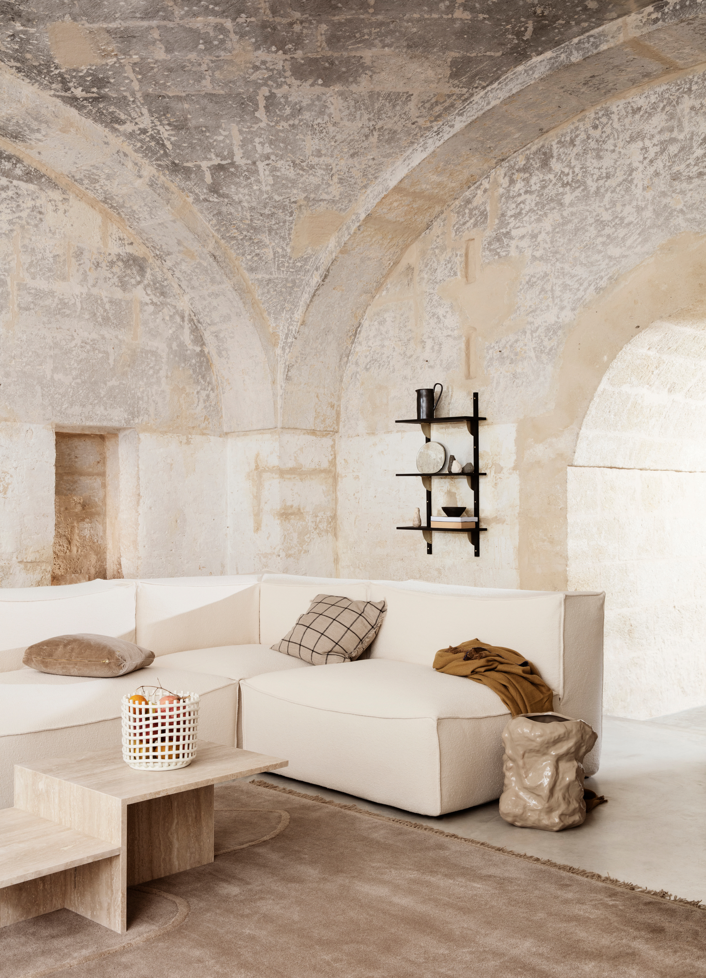 Distinct Coffee Table - Travertine table basse Ferm Living
