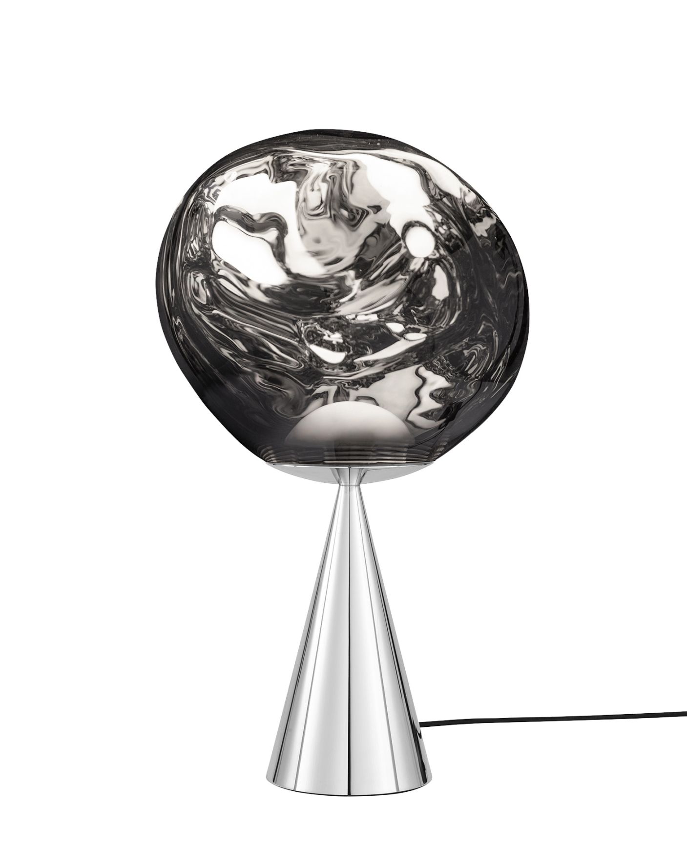 Silberne Melt Cone Tischleuchte von Tom Dixon mit abstraktem, reflektierendem Lampenschirm.