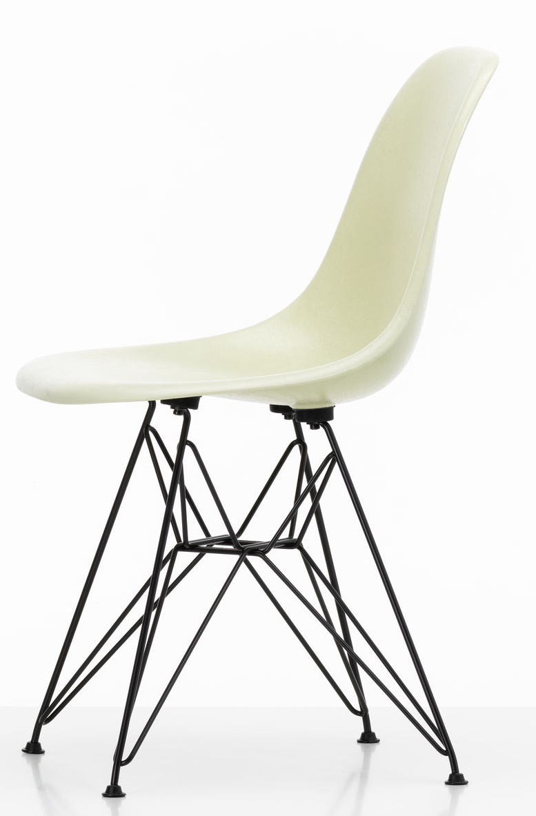 Eames Fiberglass Chair DSR chaise Vitra