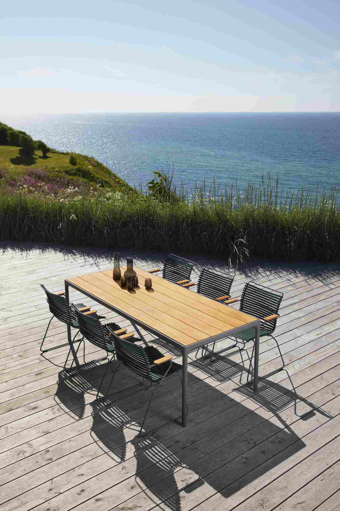 Four Dining table Outdoor Table à manger Houe