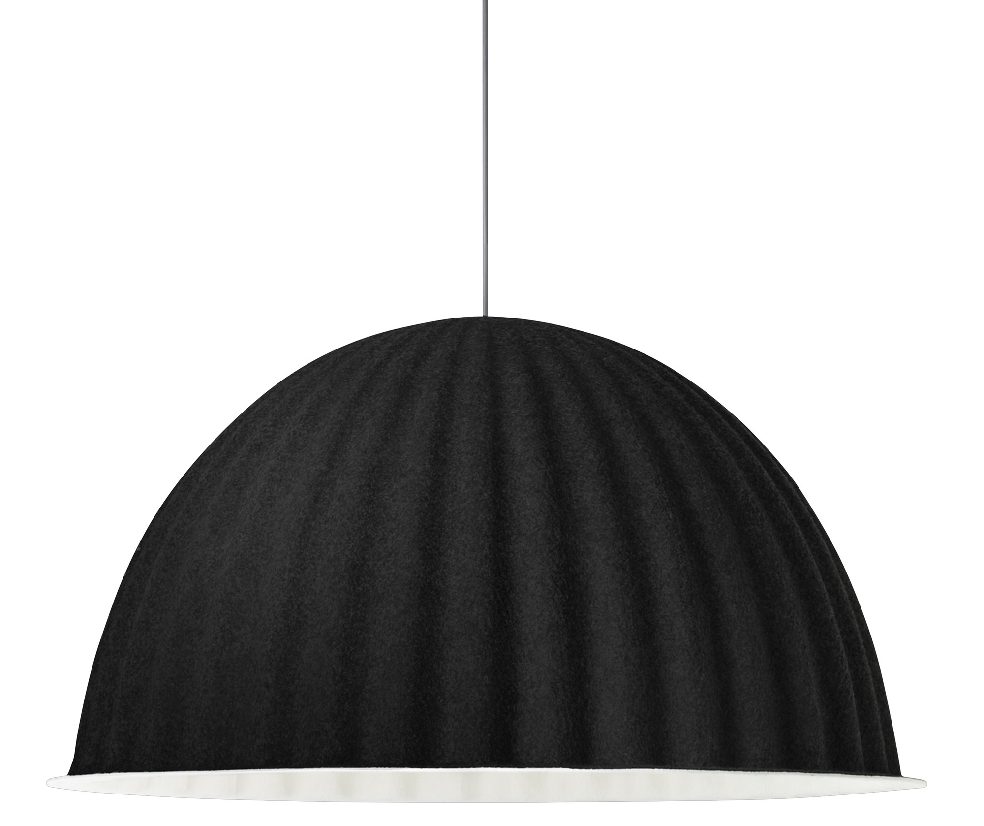 Under The Bell Pendelleuchte Muuto in Schwarz, moderne Hängelampe für Wohnzimmer und Essbereich.