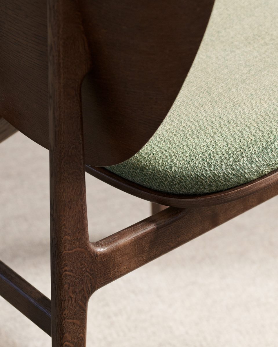 Elephant Dining Chair Chaise rembourrée à l'avant Norr11 Elephant Dining Chair Chaise rembourrée à l'avant Norr11