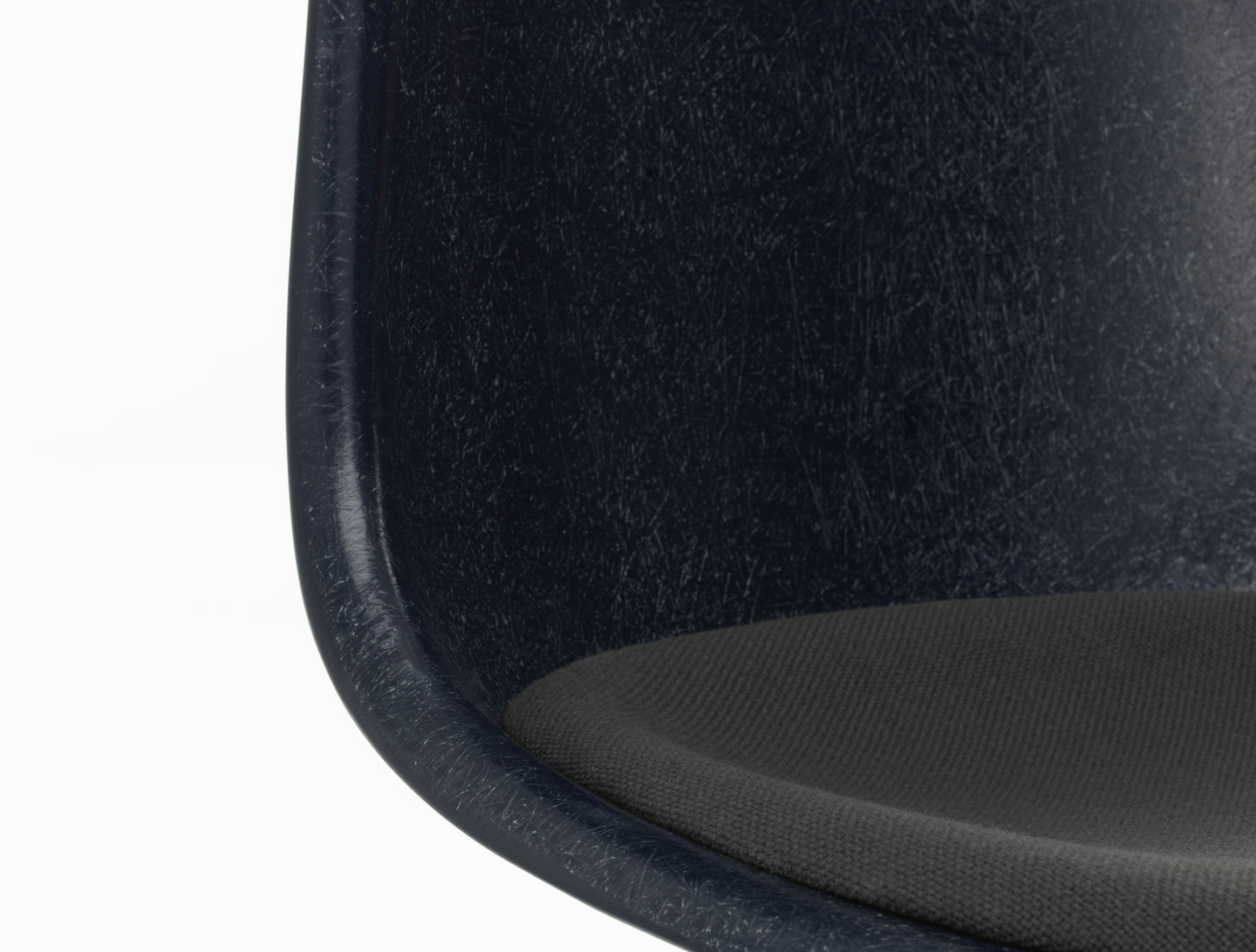 Eames Fiberglass Chair DSR chaise avec coussin d'assise Vitra