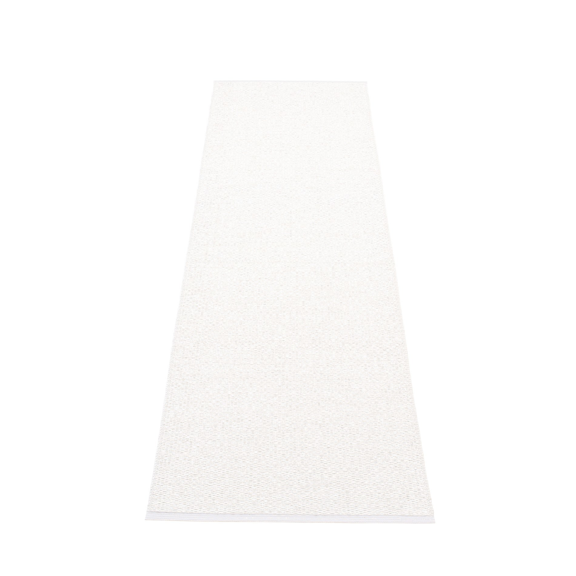 Weißer Svea Kunststoffteppich von Pappelina, 70x240 cm, für Küche oder Flur. Moderner, pflegeleichter Teppich.