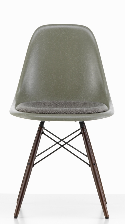 Eames Fiberglass Chair DSW chaise avec coussin d'assise Vitra