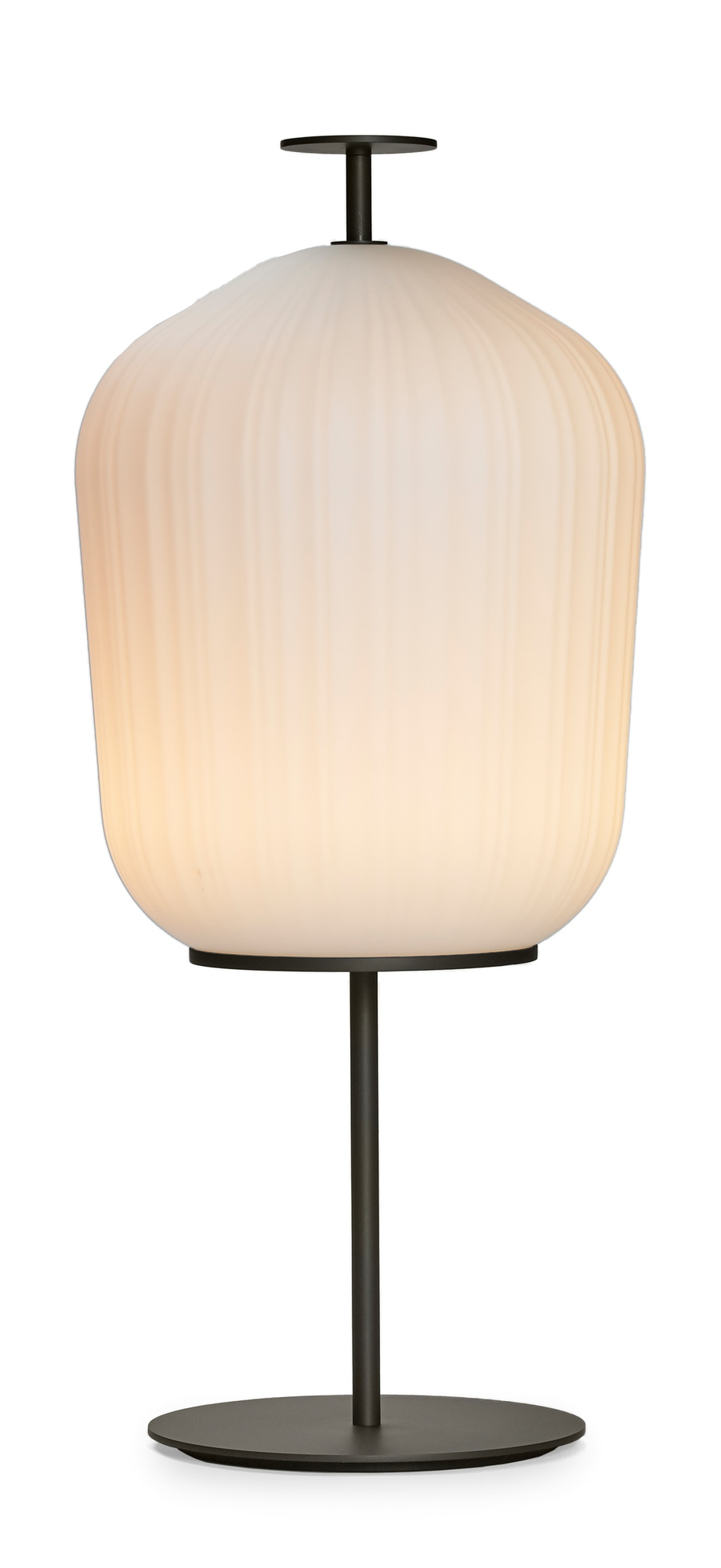 Plissée Stehleuchte von ClassiCon in Bronze: Elegante Bodenleuchte mit plissiertem Lampenschirm für stimmungsvolles Licht.