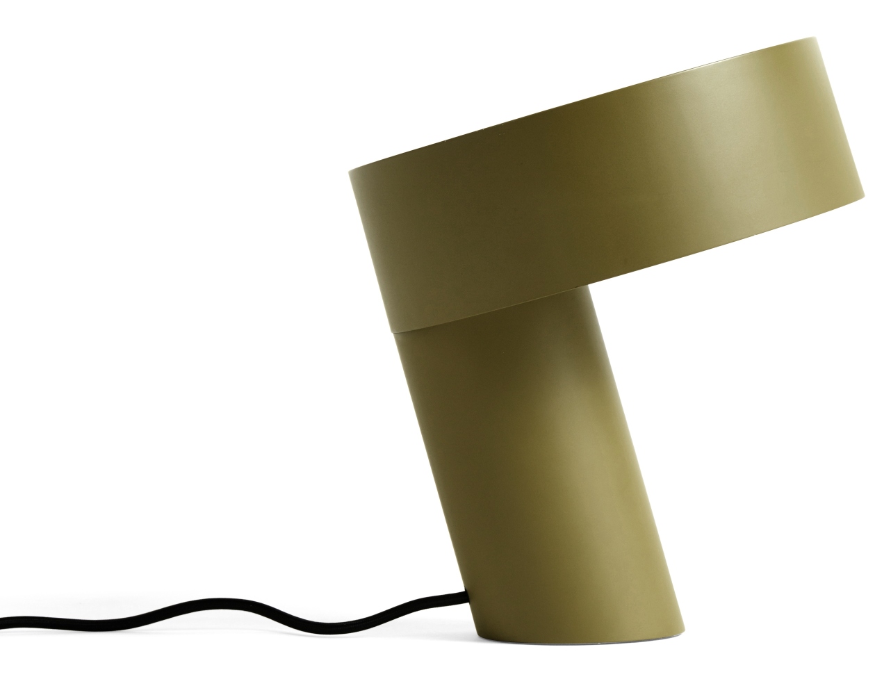 Khaki Slant Tischleuchte von Hay: Moderne Schreibtischlampe mit geneigtem Lampenschirm für stilvolle Beleuchtung.