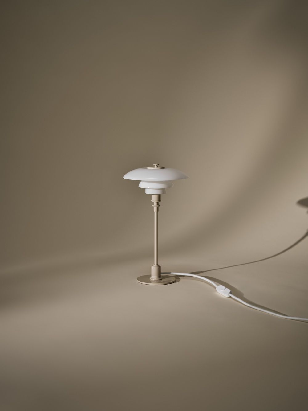 PH 2/1 Table lamp Lampe de table Glossy Louis Poulsen