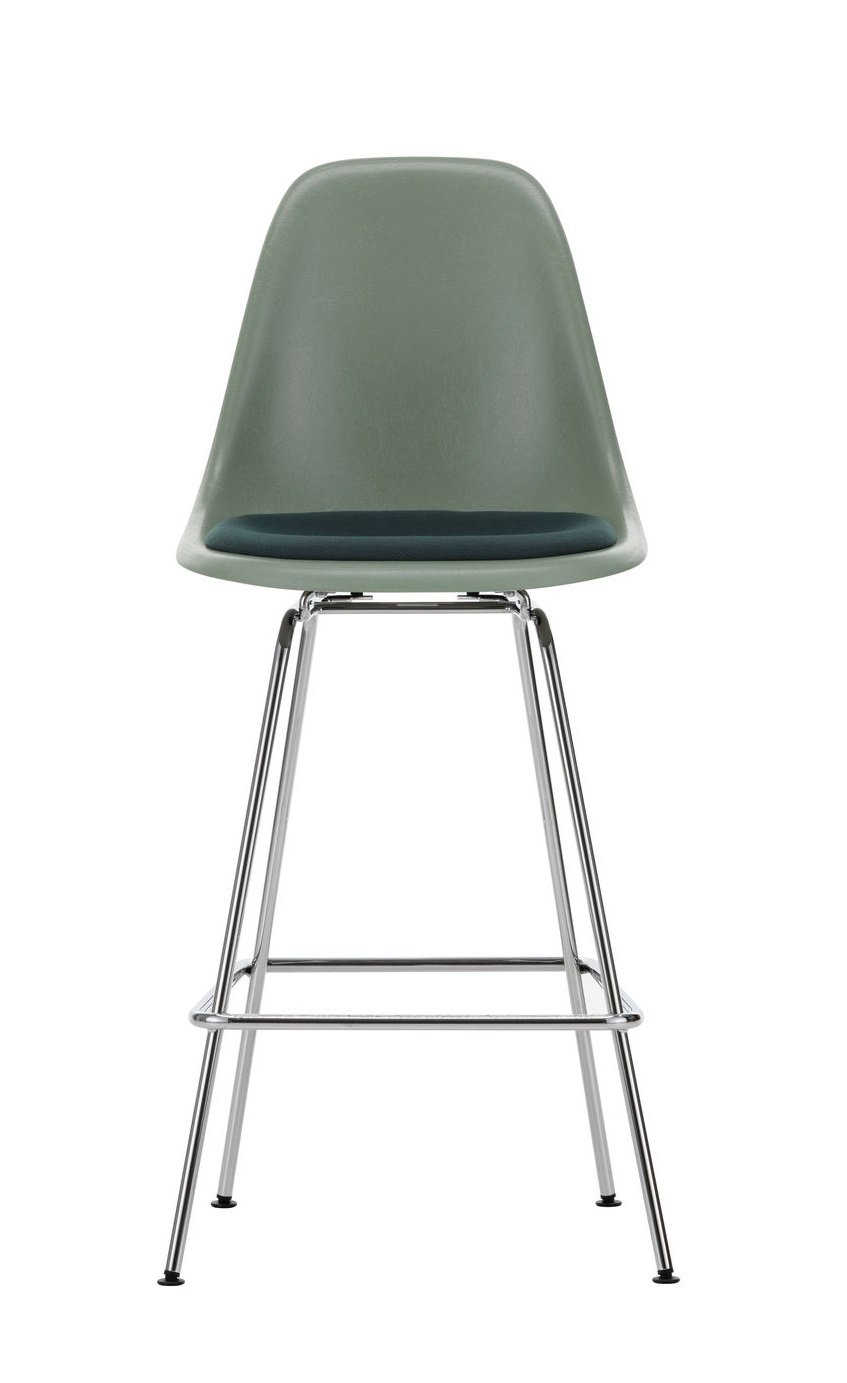 Eames Fiberglass Bar Stool Medium Tabouret de bar avec coussin d'assise Vitra